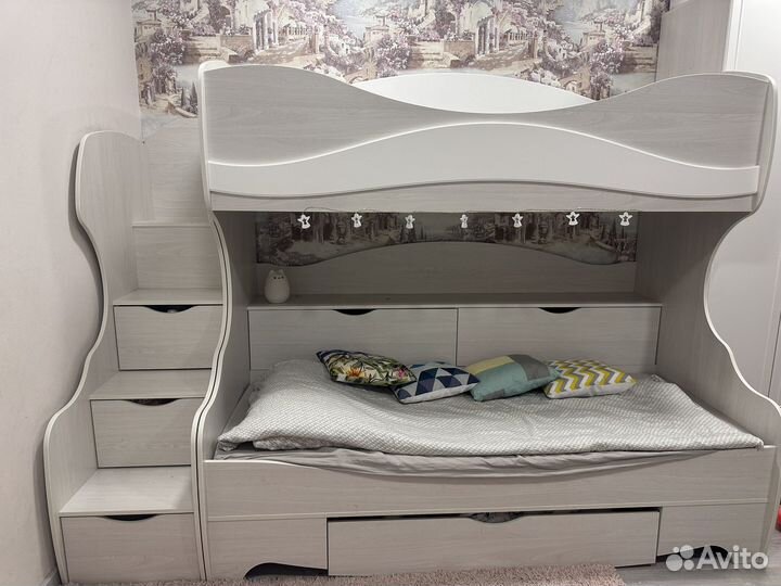 Двухъярусная кровать бу с матрасами