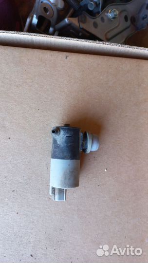 Насос омывателя на Тойота королла 150 кузов