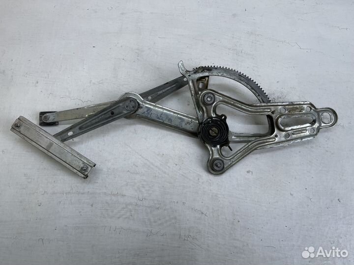 Стеклоподъеник передний правый для Mercedes W124