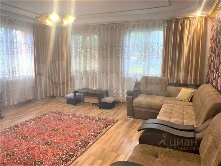 Коттедж 238 м² на участке 13 сот.