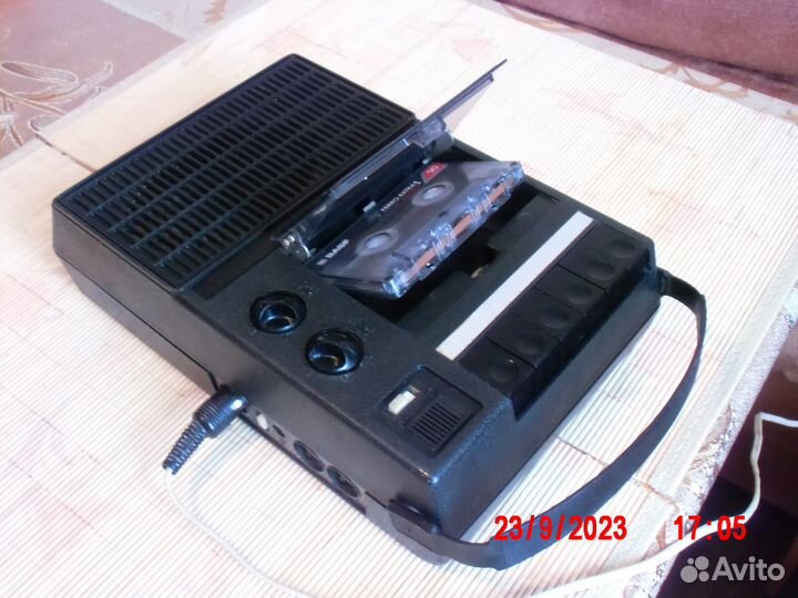 Кассетный магнитофон