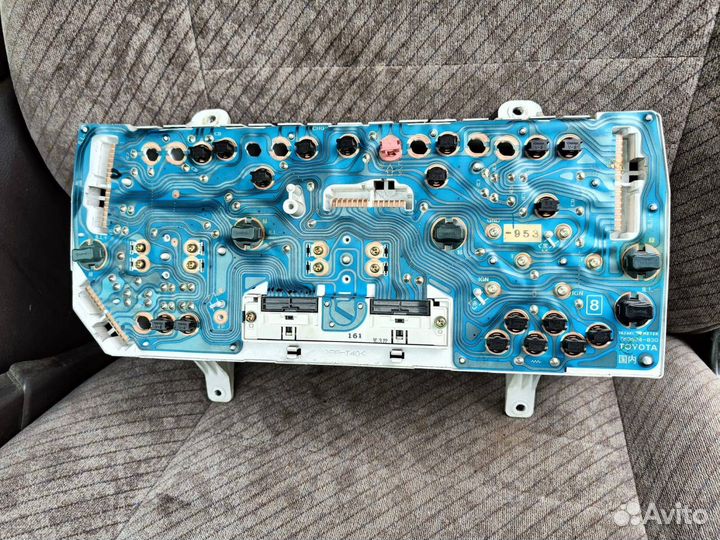 Панель приборов Toyota Hiace H100 1KZ АКПП
