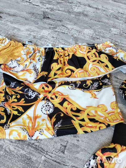 Детский костюм для девочки с кепкой versace