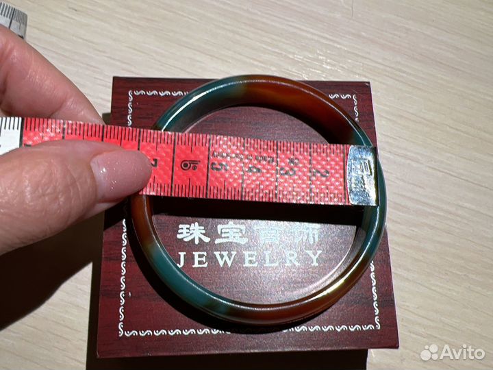 Боаслет из натурального камня