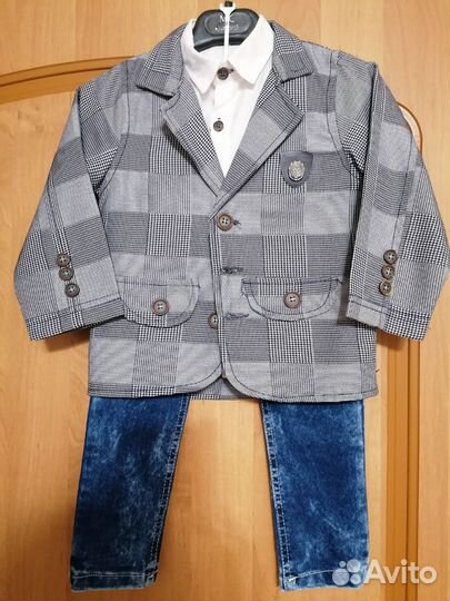 Костюм тройка на мальчика 98р