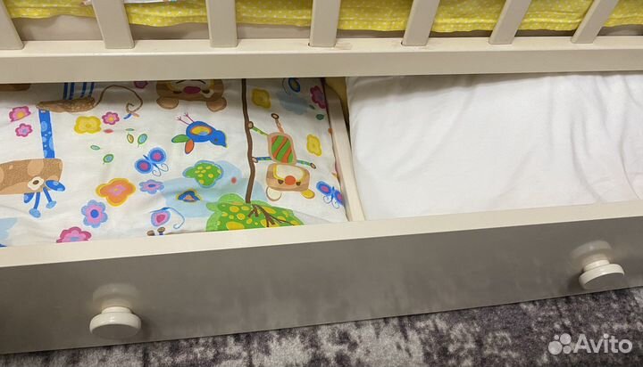 Кровать детская,Комод,постельное