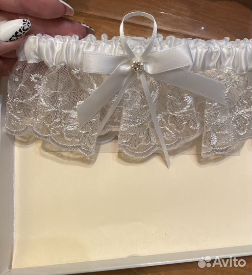 Подвязка для невесты на ногу