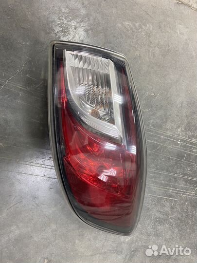 Фонарь правый mazda 3 bl