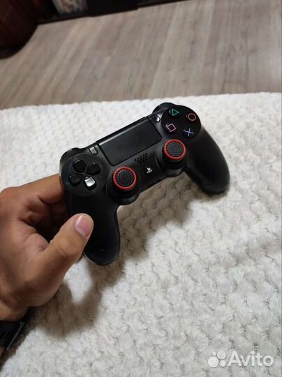 Геймпад Dualshock 4v2 от Sony PlayStation