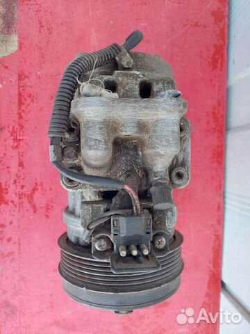 Компрессор кондиционера Mercedes-Benz W124