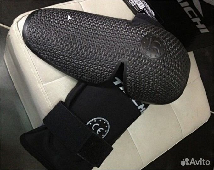 Мото защита колен под джинсы