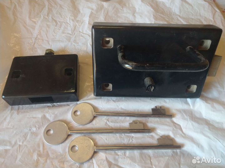 Замок гаражный накладной новый. Советский