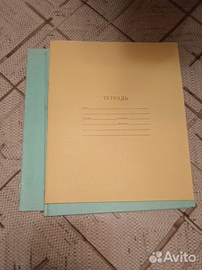 Тетради в клетку 18 листов