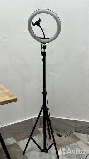 Кольцевая лампа со штативом