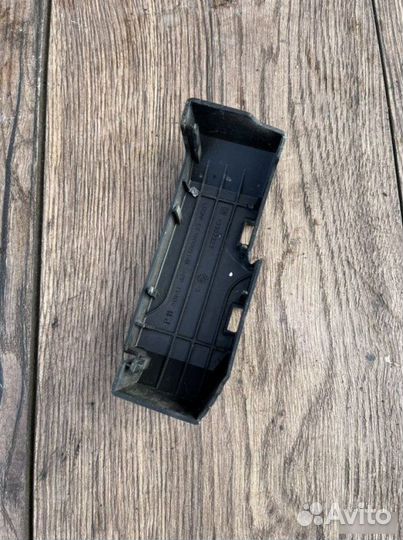 Крышка блока предохранителей Opel Astra 1.4 2012