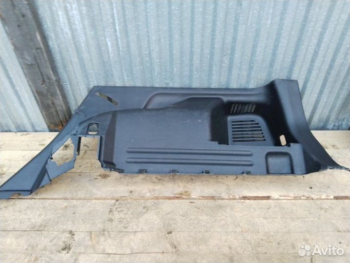 Обшивка багажника задняя правая Nissan X-Trail T31