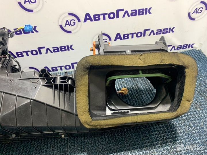 Корпус отопителя Volkswagen Passat