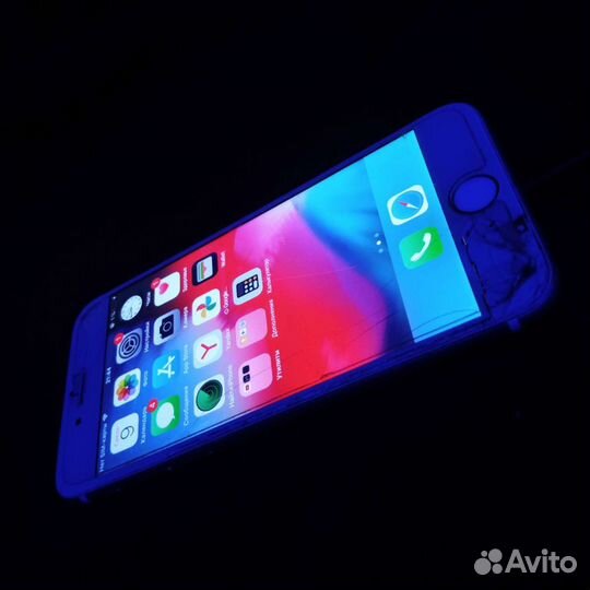 Телефон iPhone 6s