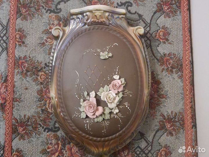 Кашпо для цветов настенное