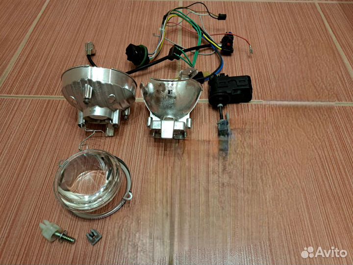 Левая фара KIA Sportage 3, дорестайл (2013)