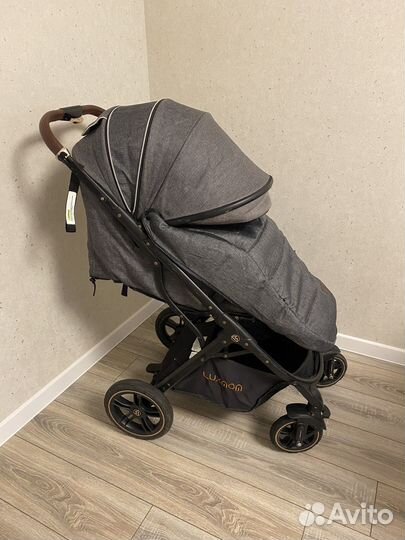Прогулочная коляска luxmom 609