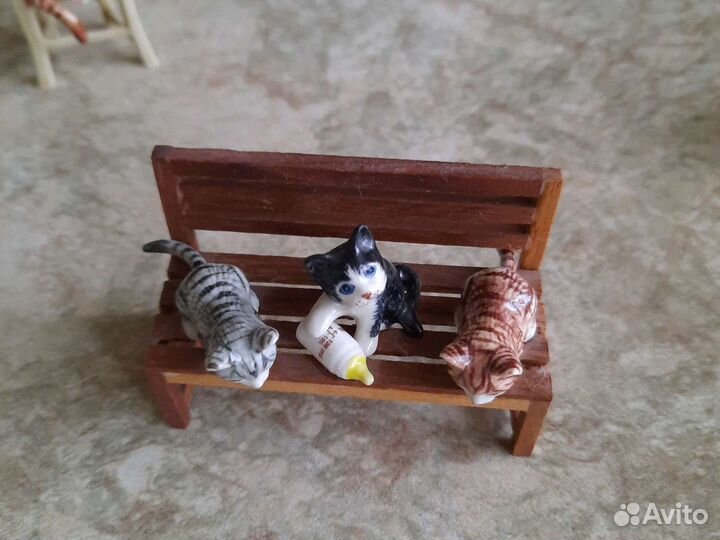 Фарфоровые статуэтки кошки