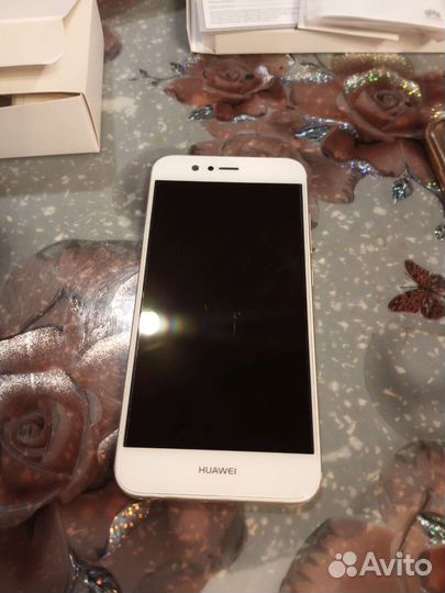 Смартфон Huawei Nova2