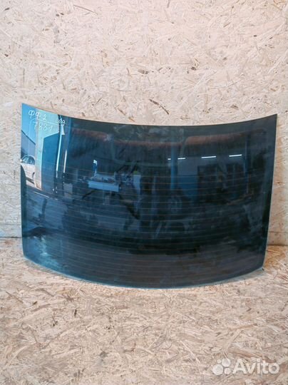 Стекло заднее Ford Focus
