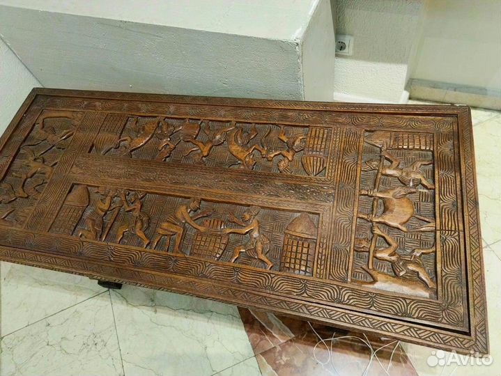 Гарнитур стол и панно музей Дерево Резьба Африка