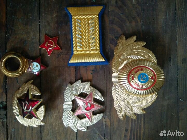 Нагрудные значки, знаки отличия СССР