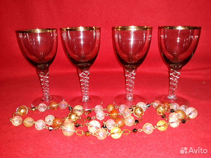 Рюмки из тонкого стекла