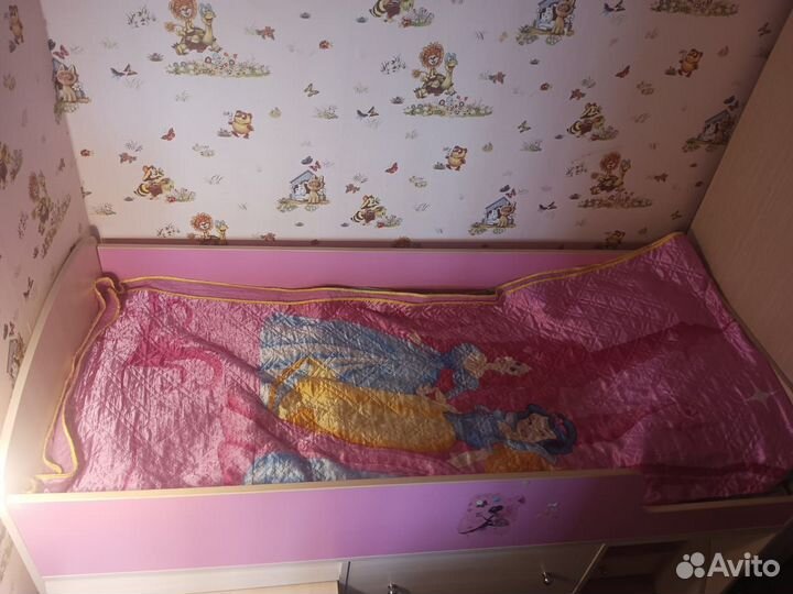 Кровать чердак со столом бу