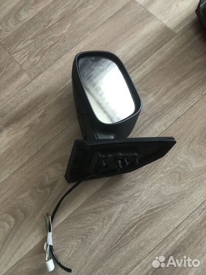 Зеркало левое