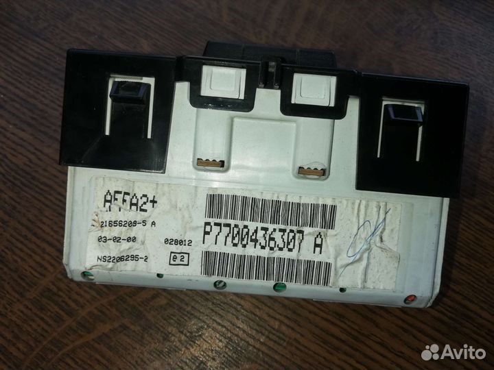 Дисплей информационный Рено Клио 2