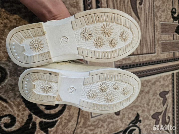 Туфли для девочки белые