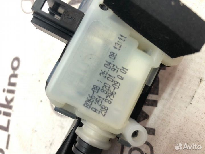 Замок лючка бензобака Mercedes Cl W216