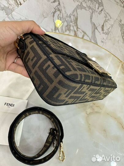 Женская сумка Fendi