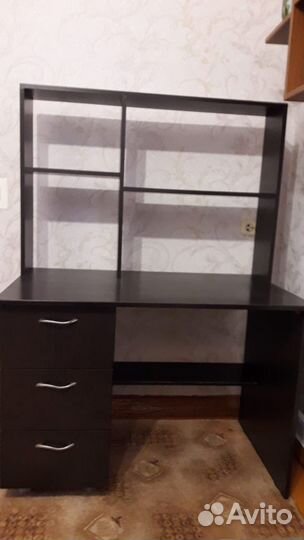 Письменный стол