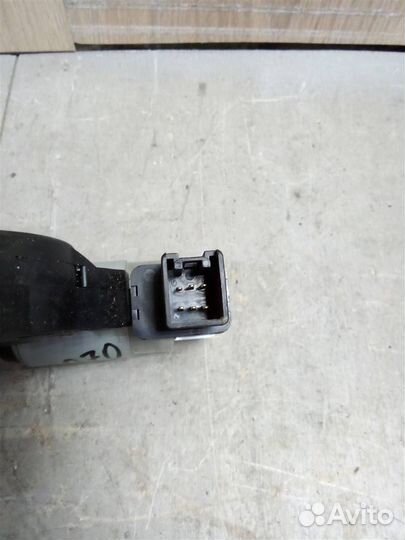 Мотор стеклоподъемника передний правый от Mazda M