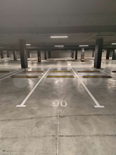 Машиноместо, 13 м²
