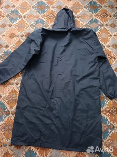 Дождевик на молнии, с капюшоном. Размер: 48-50