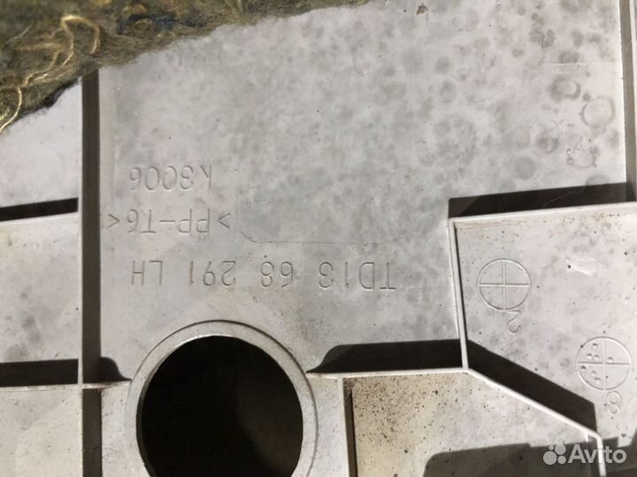 Обшивка стойки багажника левая Мазда CX9