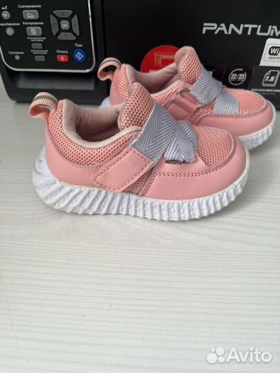 Кроссовки для девочки