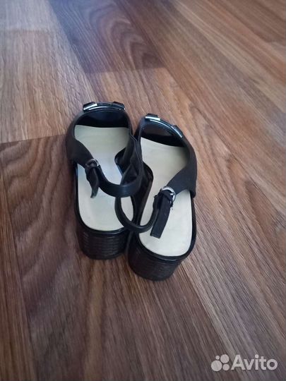 Босоножки женские