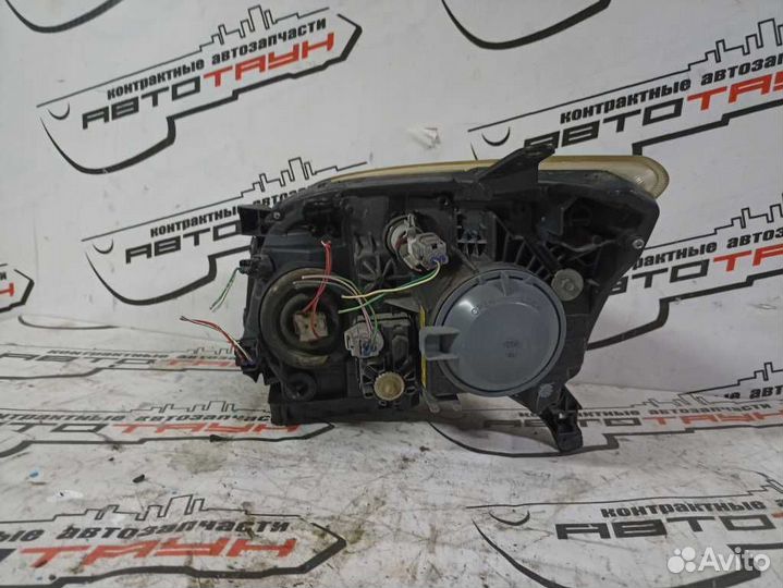 Фара toyota avensis ADT250 ADT251 AZT250 AZT250W A