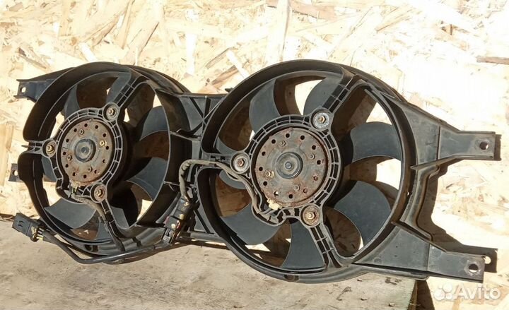 Вентилятор охлаждения всборе Voyager Caravan Jeep