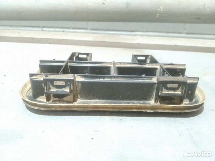 Клапан вентиляции багажника задний левый Ford