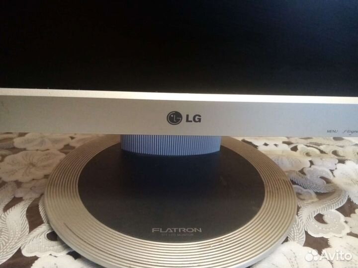 Монитор LG flatron L1730B