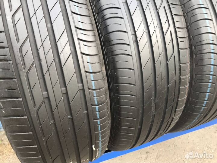 Bridgestone Turanza T001 215/65 R16