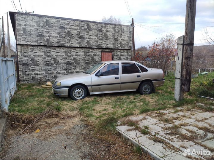 Opel Vectra 1.6 МТ, 1993, 301 000 км